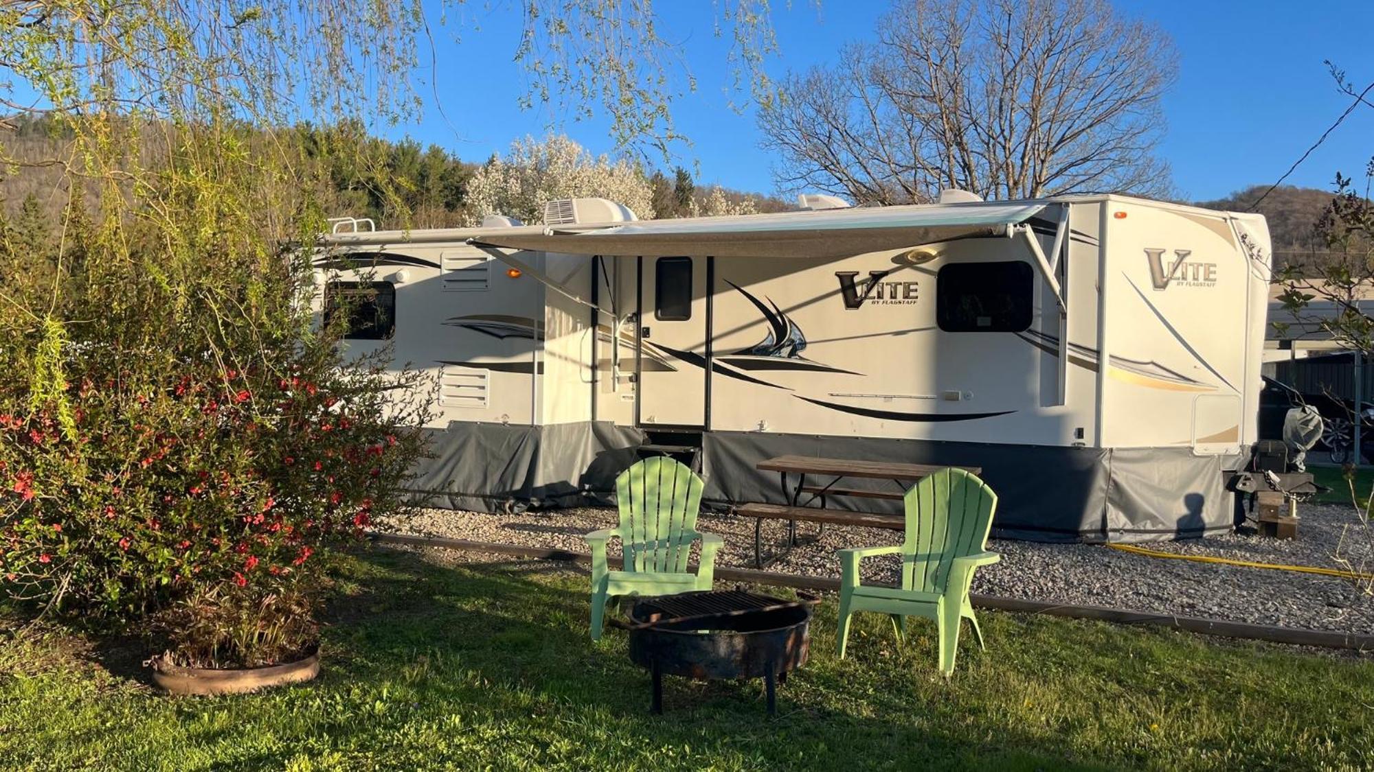 Route 6 Campground Gaines Kültér fotó