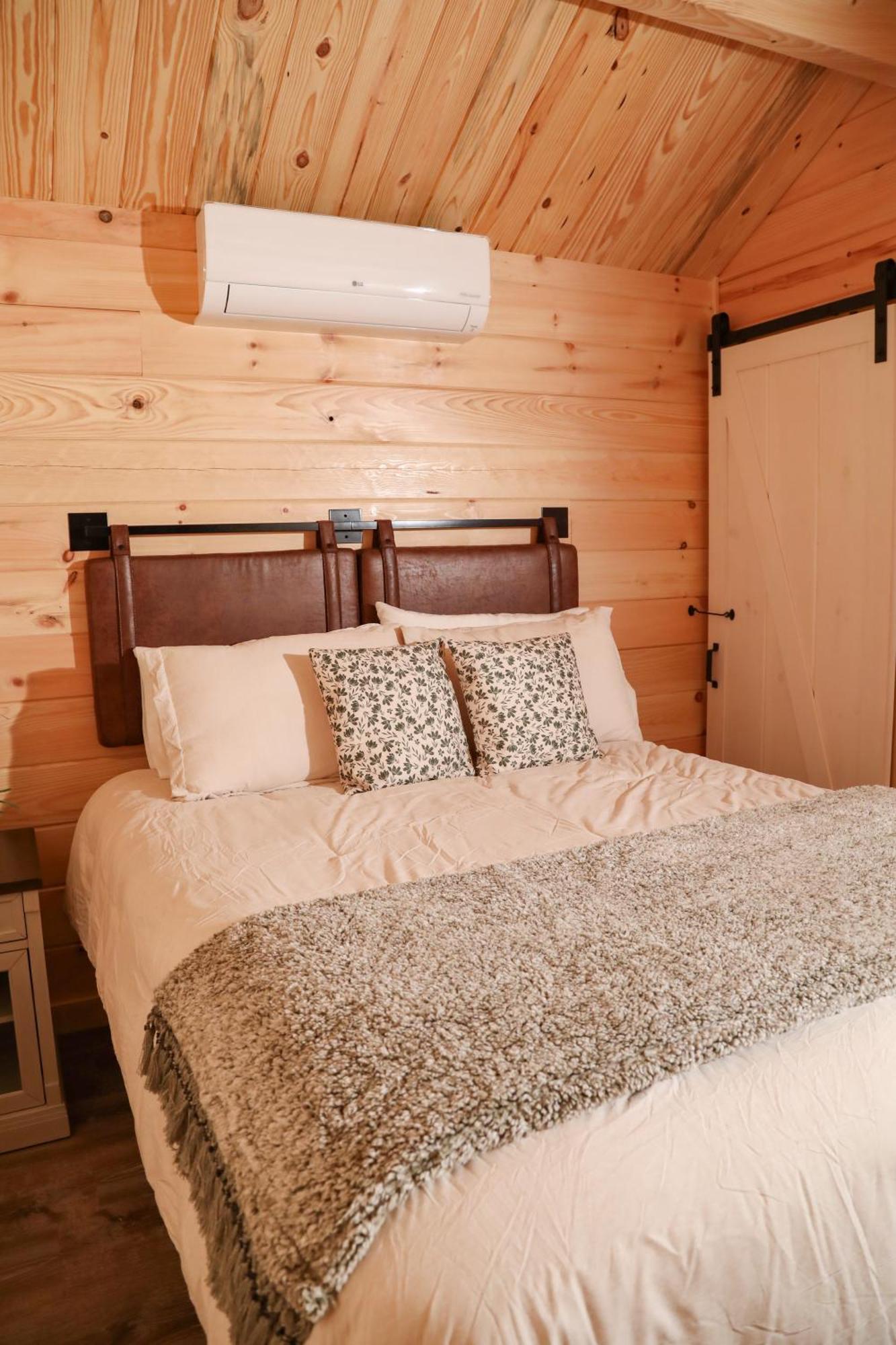 Route 6 Campground Gaines Szoba fotó